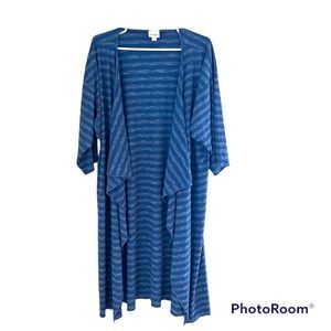 🔷LULAROE: Women’s size M, blue stripe Shirley 1/2 sleeve long cardigan🔷